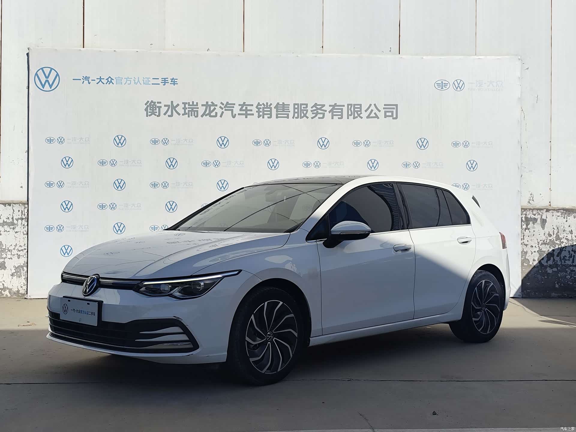 Volkswagen Golf, 2022 все фото