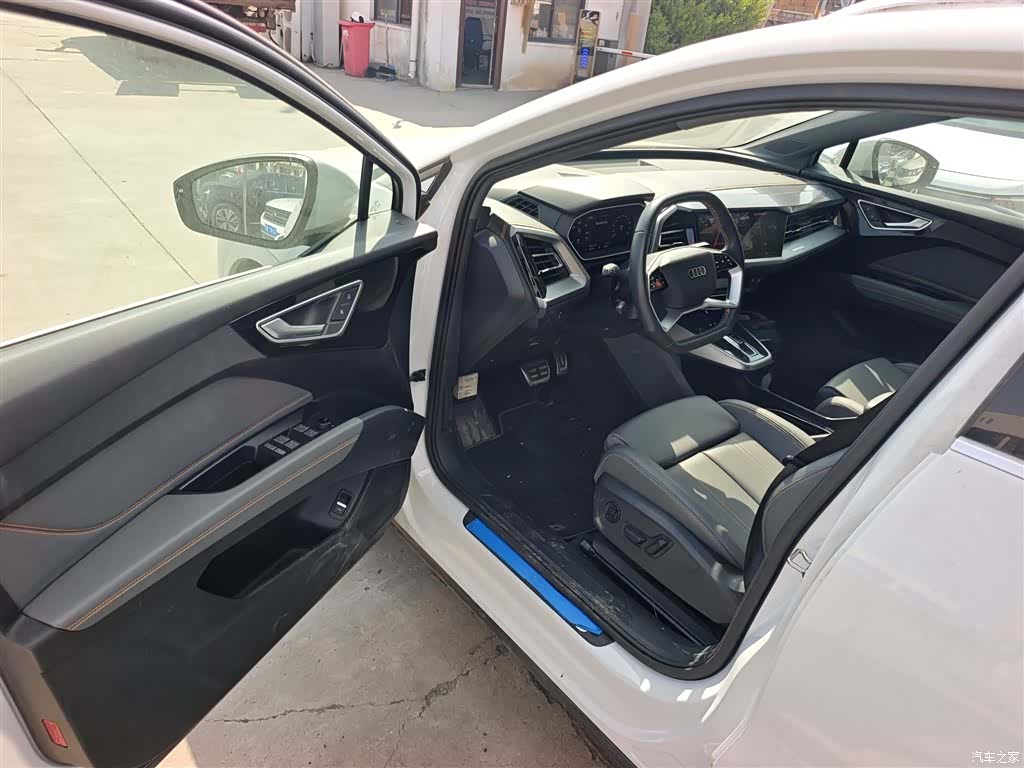 Audi Q4 e-tron, 2024 16