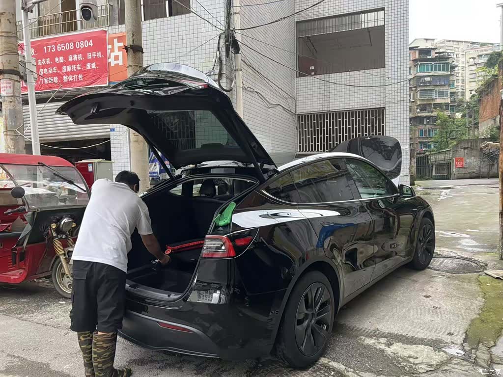 Tesla Model Y, 2024 2