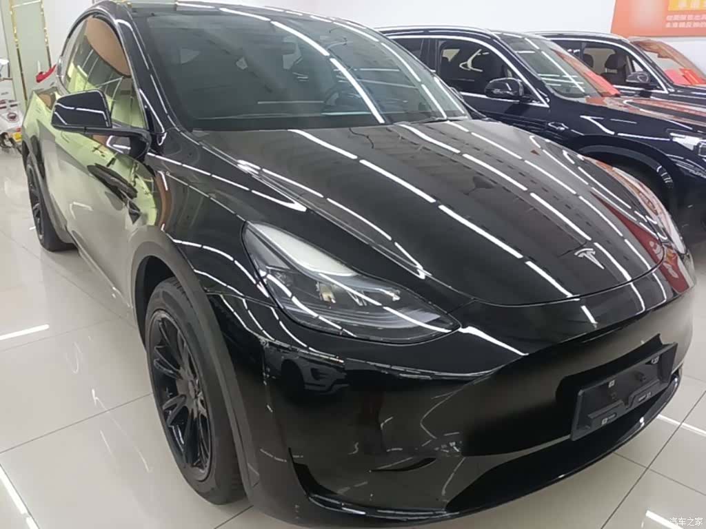 Tesla Model Y, 2023 4