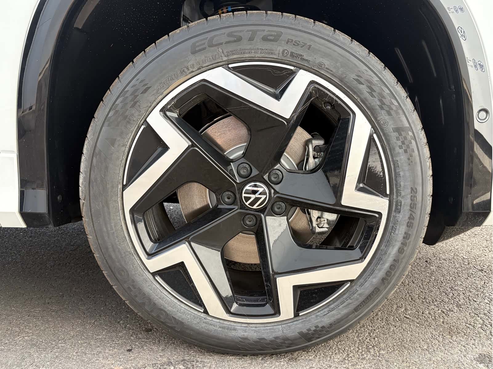 Volkswagen Tayron, 1900 13