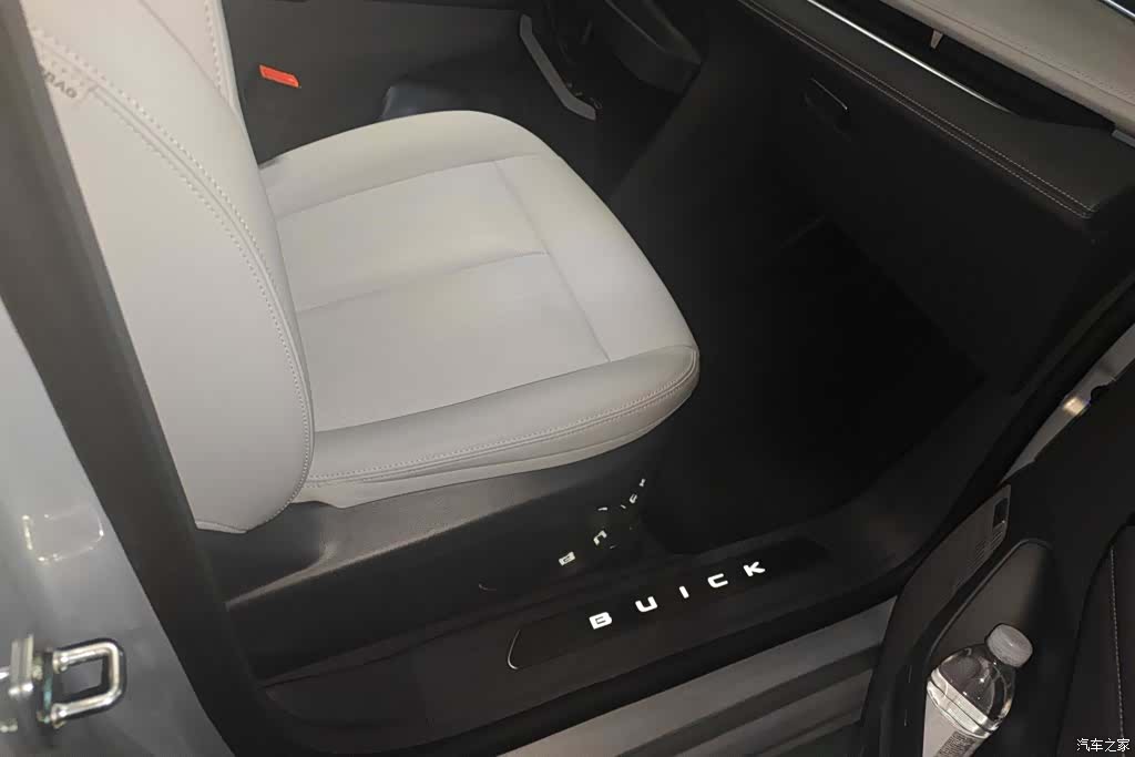 Buick GL8, 2025 8
