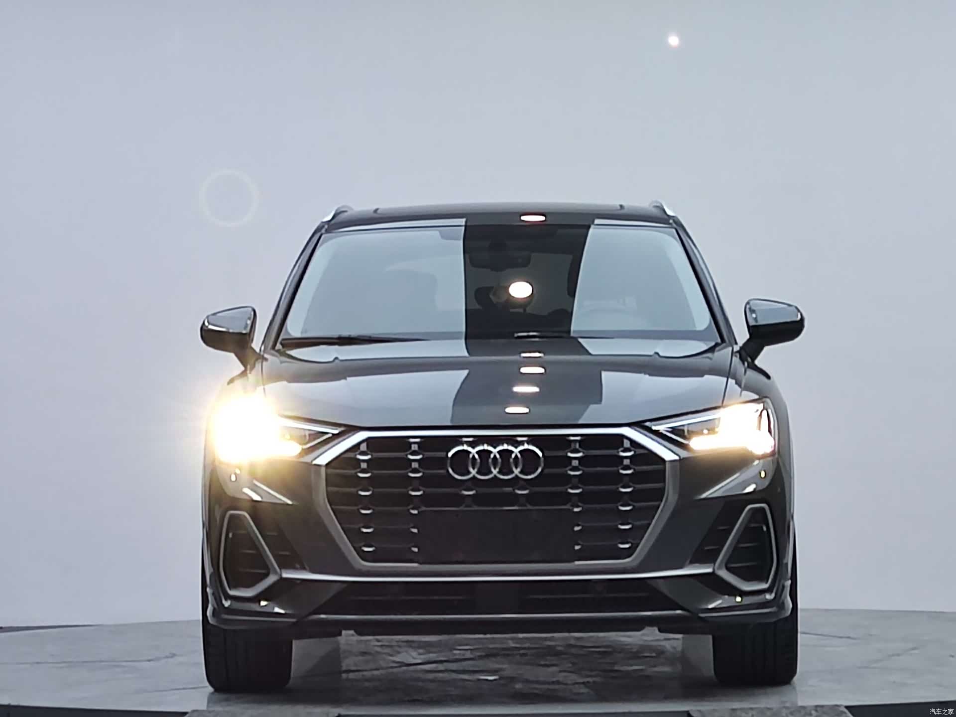 Audi Q3, 2022 3