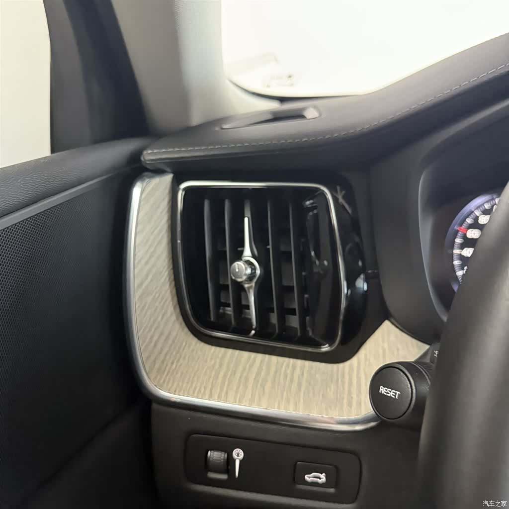 Volvo XC60, 2020 16