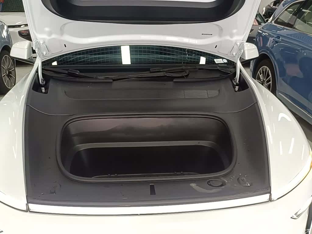 Tesla Model Y, 2025 20