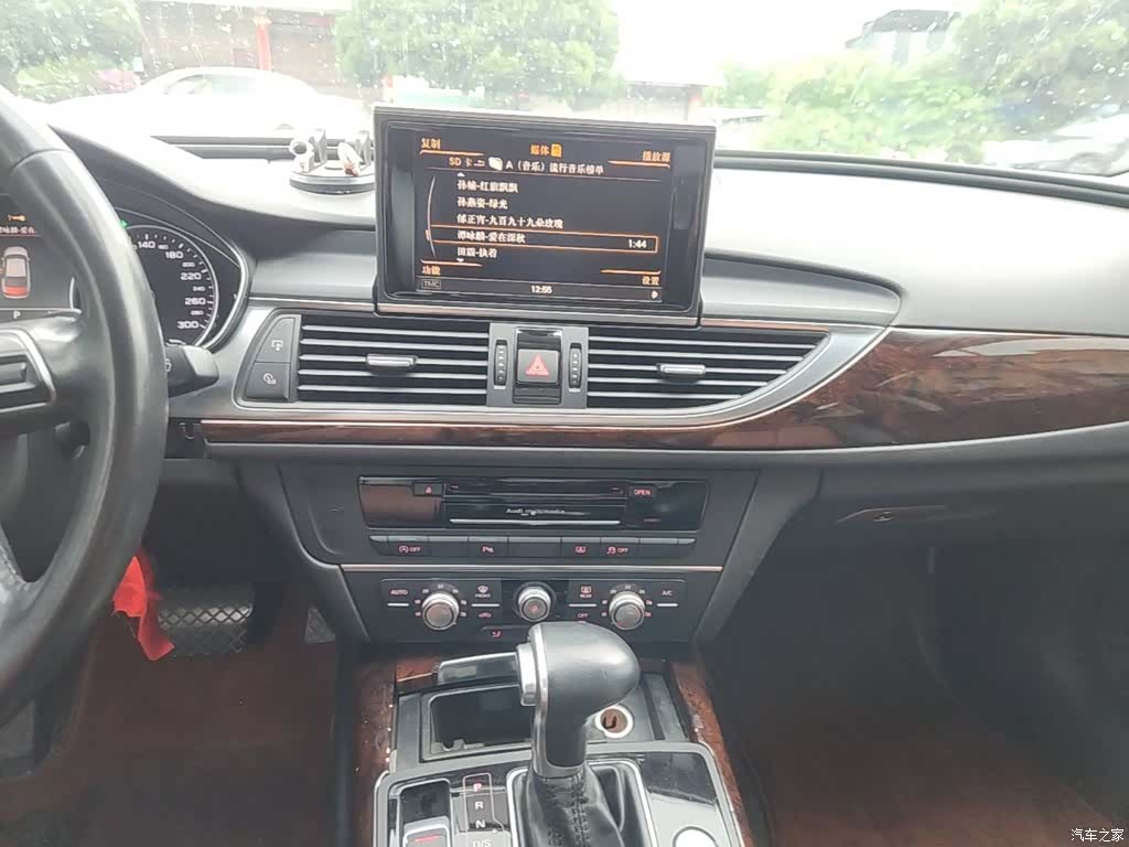 Audi A6L, 2015 13