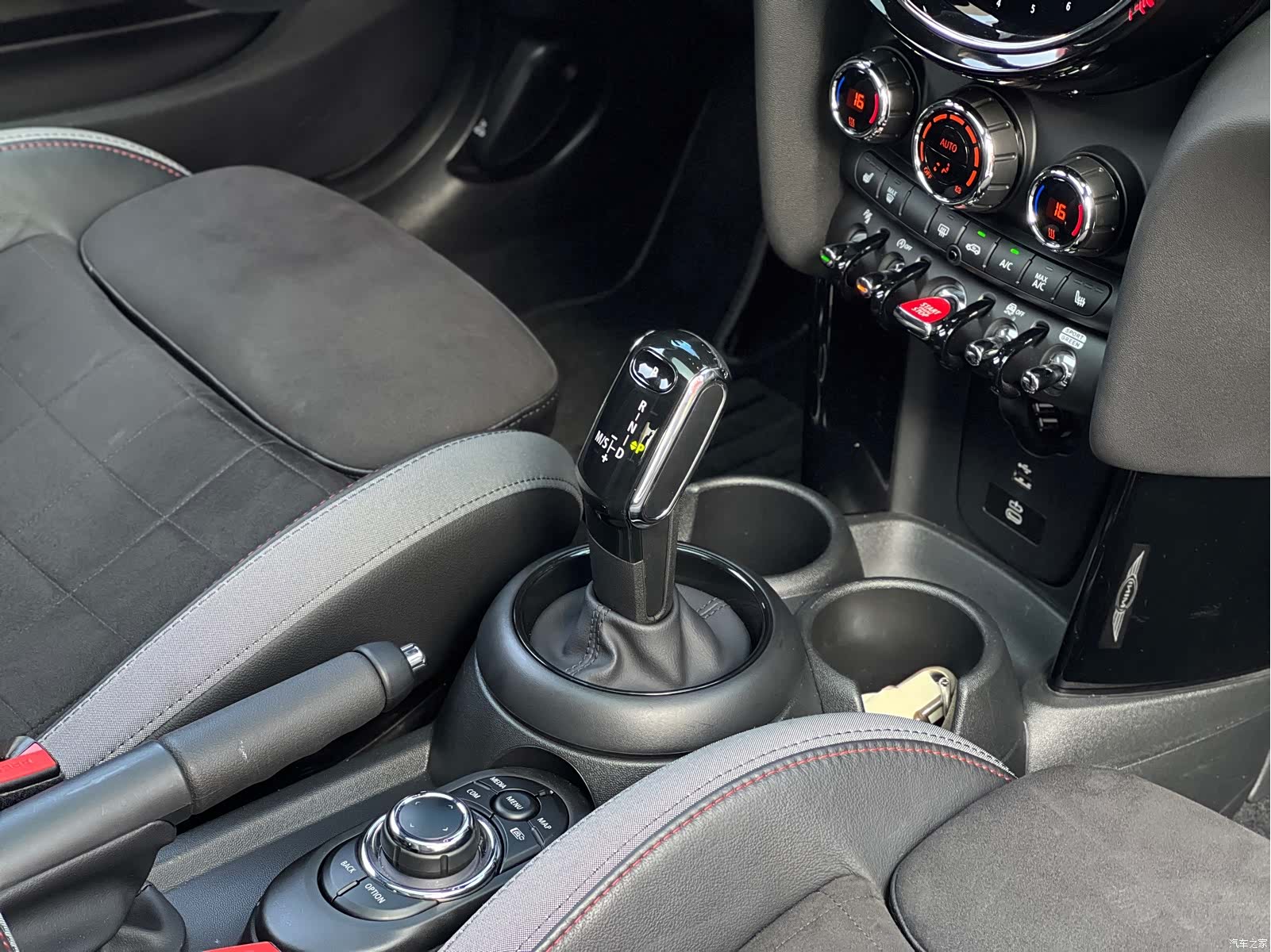 Mini Cooper, 2023 13