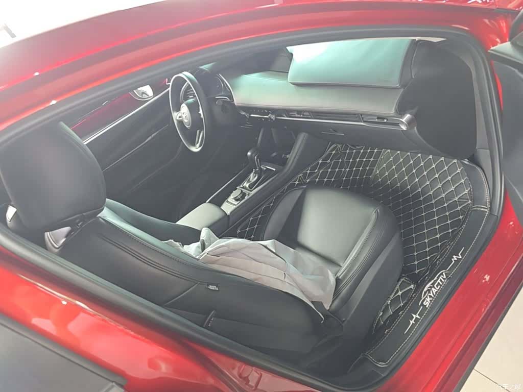 Mazda Mazda3, 2022 25