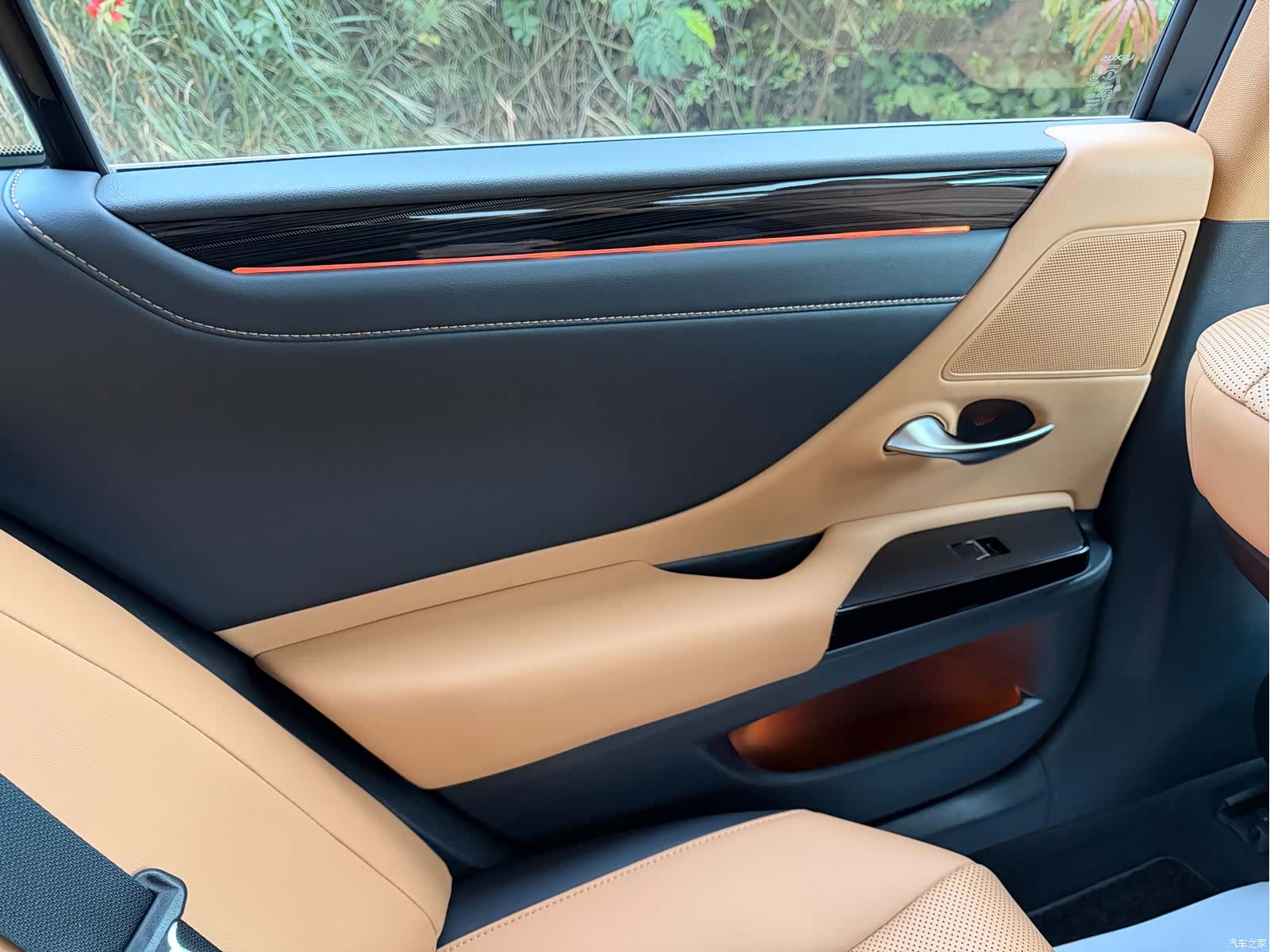 Lexus ES, 2022 19