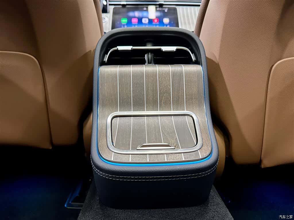Mercedes-Benz E-Class, 2025 21