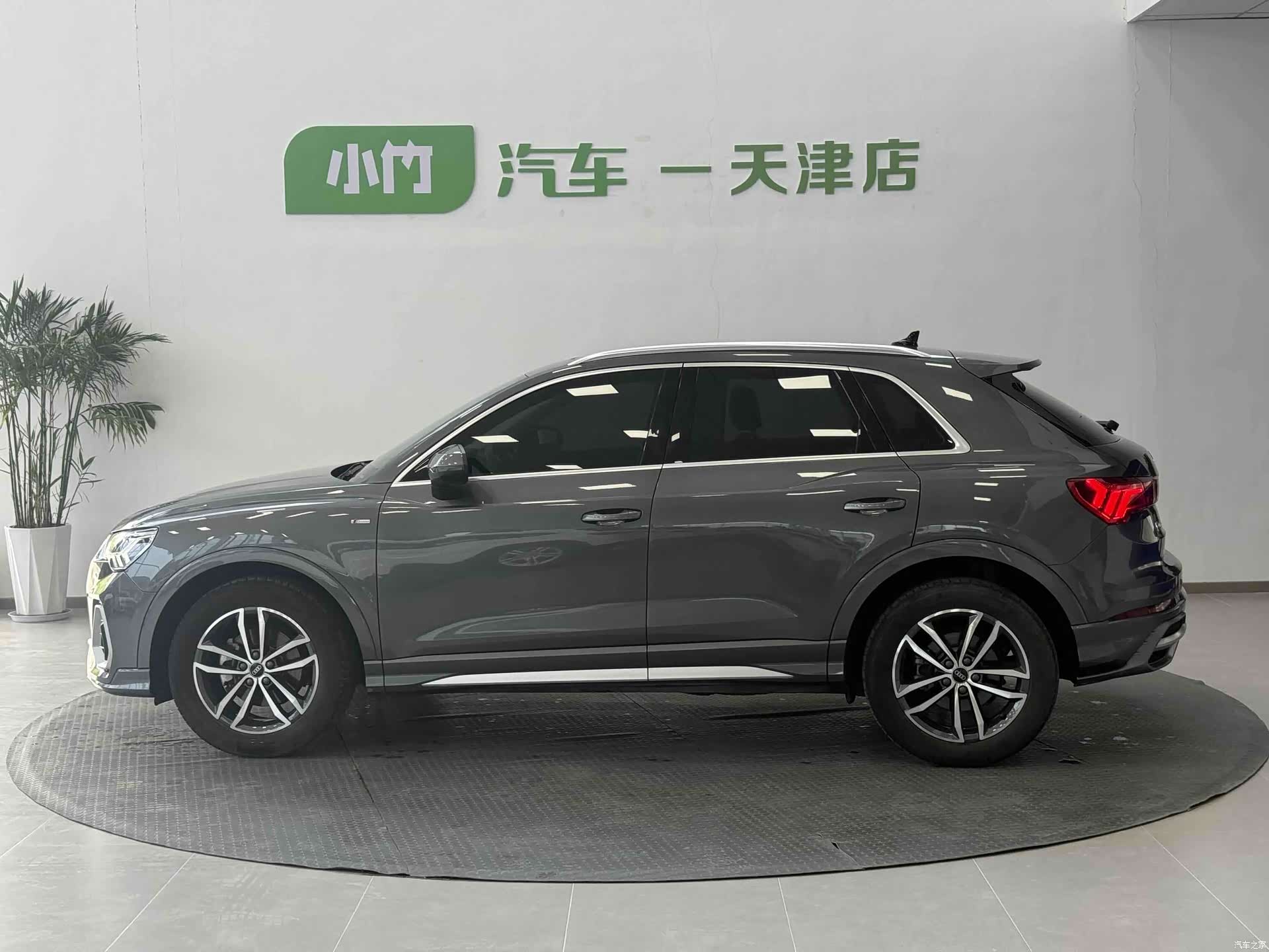 Audi Q3, 2022 все фото