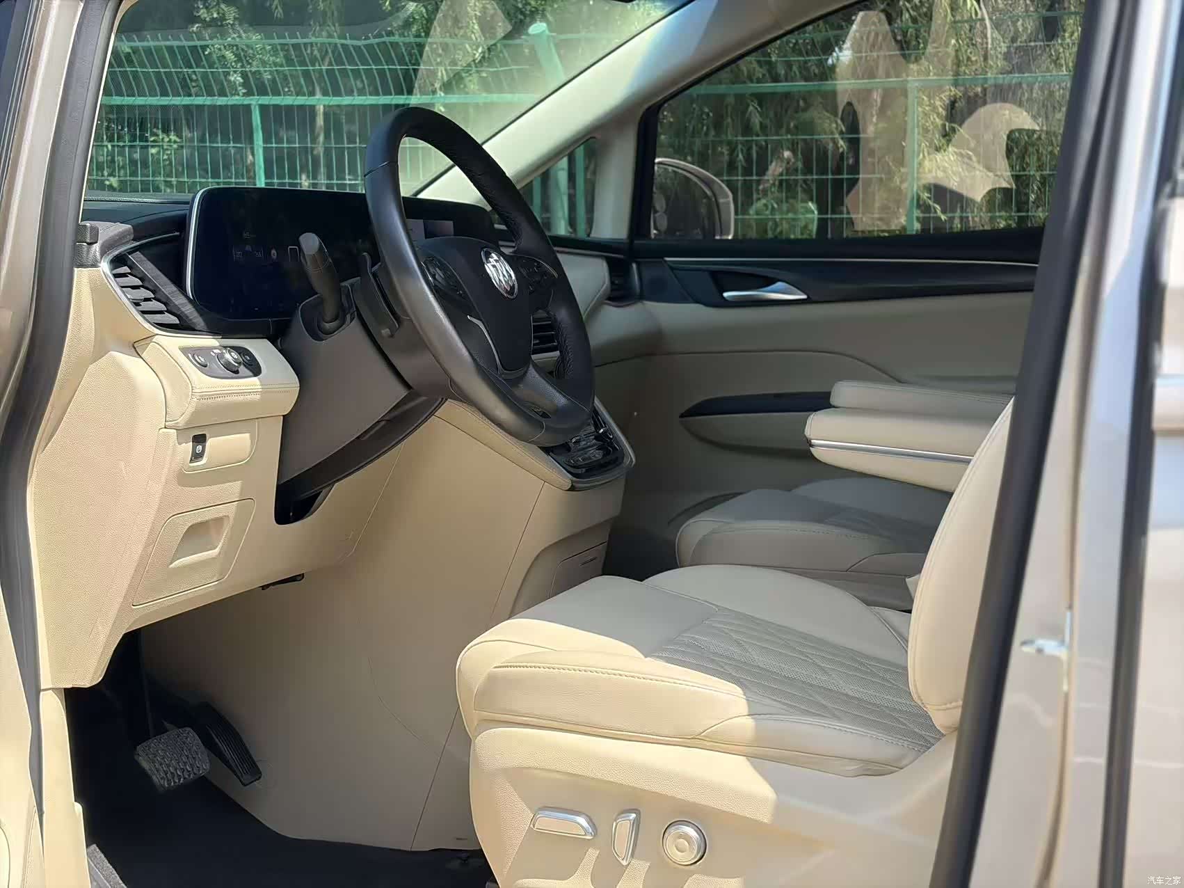 Buick GL8, 2023 4