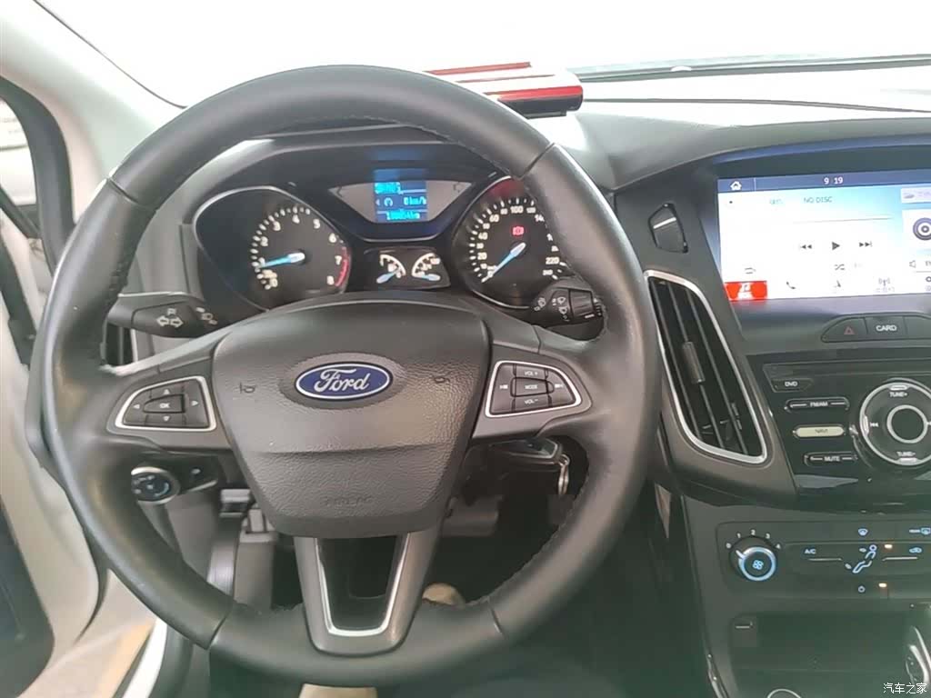 Ford Focus, 2018 10
