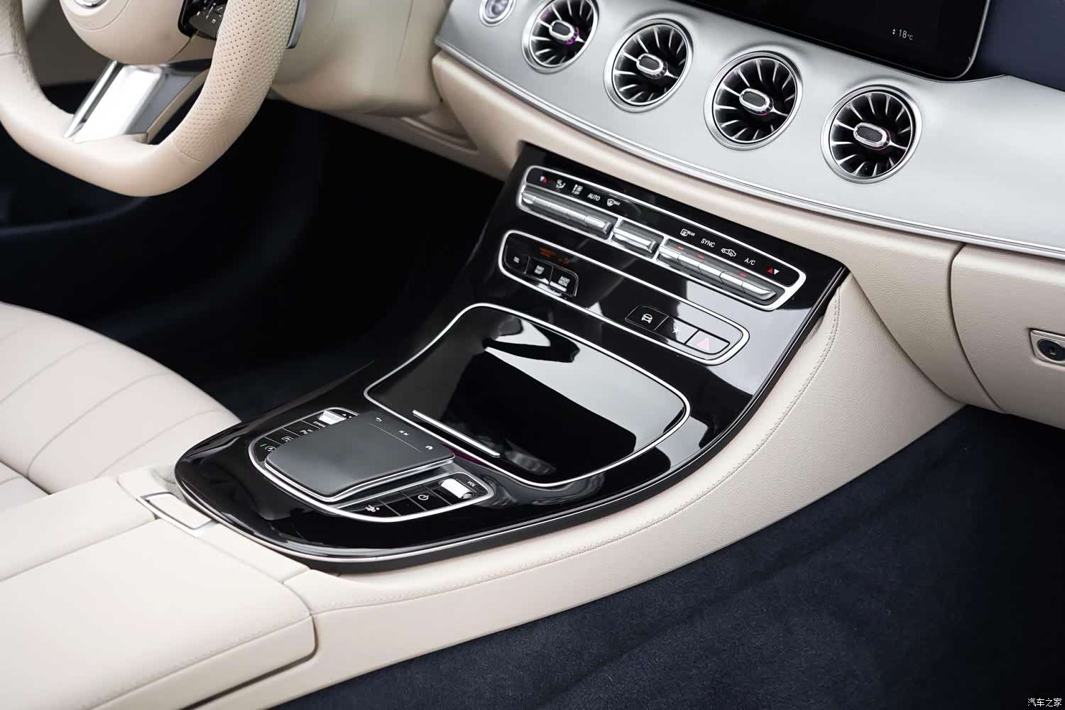 Mercedes-Benz E-Class, 2022 14