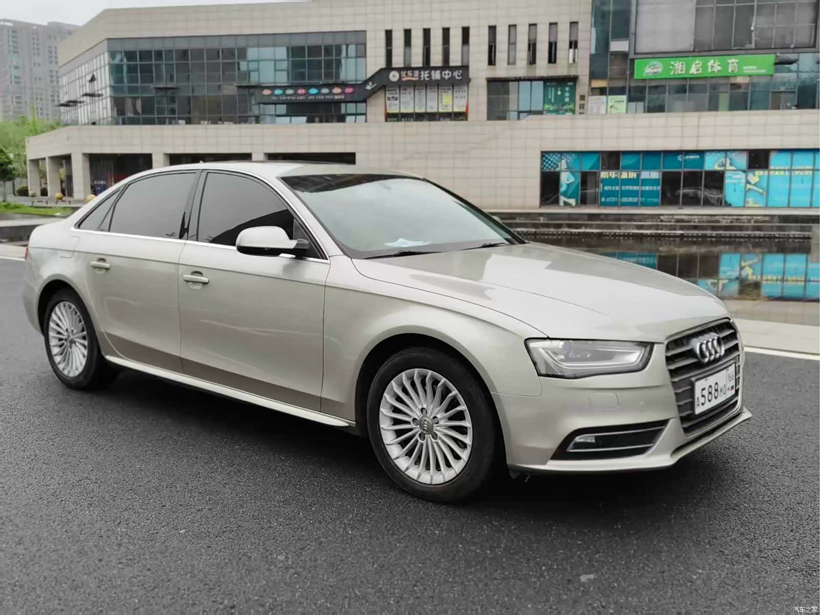 Audi A4L, 2016 3