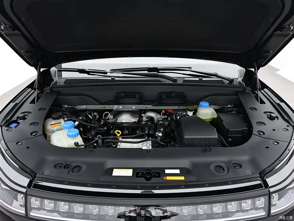 DongFeng eπ008, 2024 18