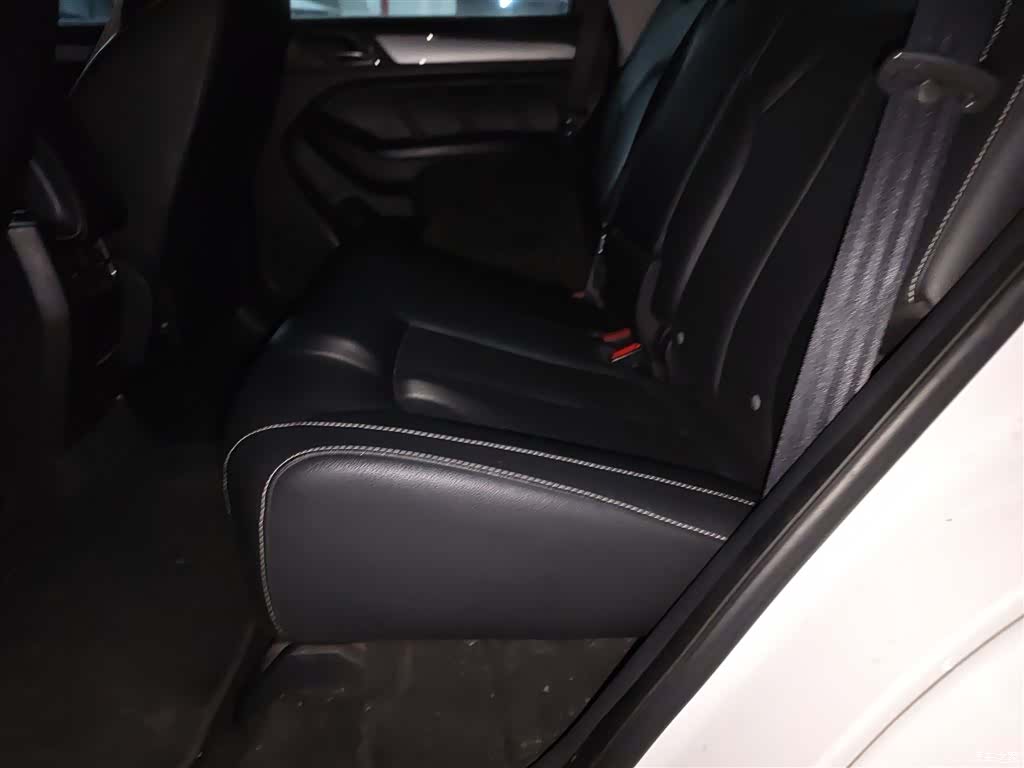 Roewe RX5, 2018 15