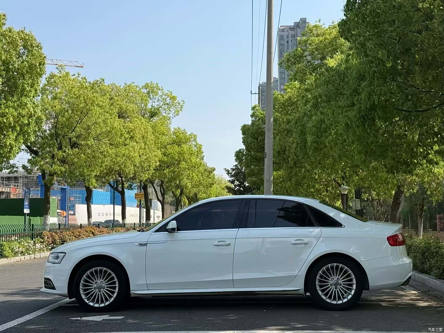 Audi A4L, 2014 4
