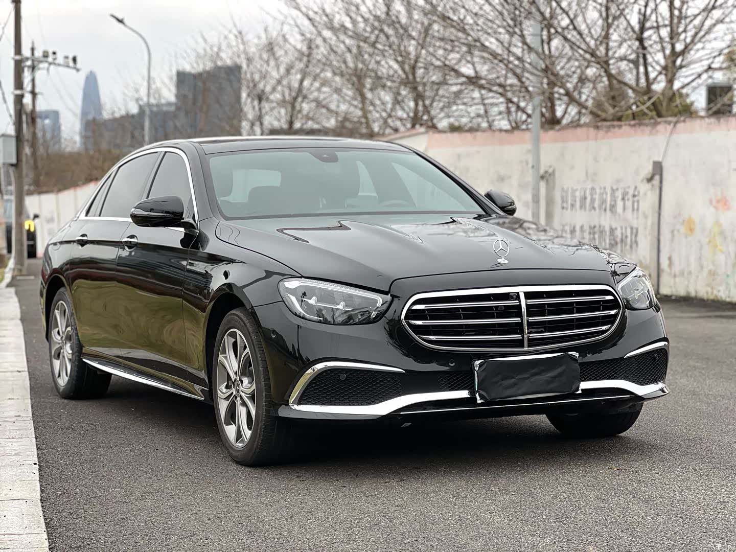 Mercedes-Benz E-Class, 2023 3