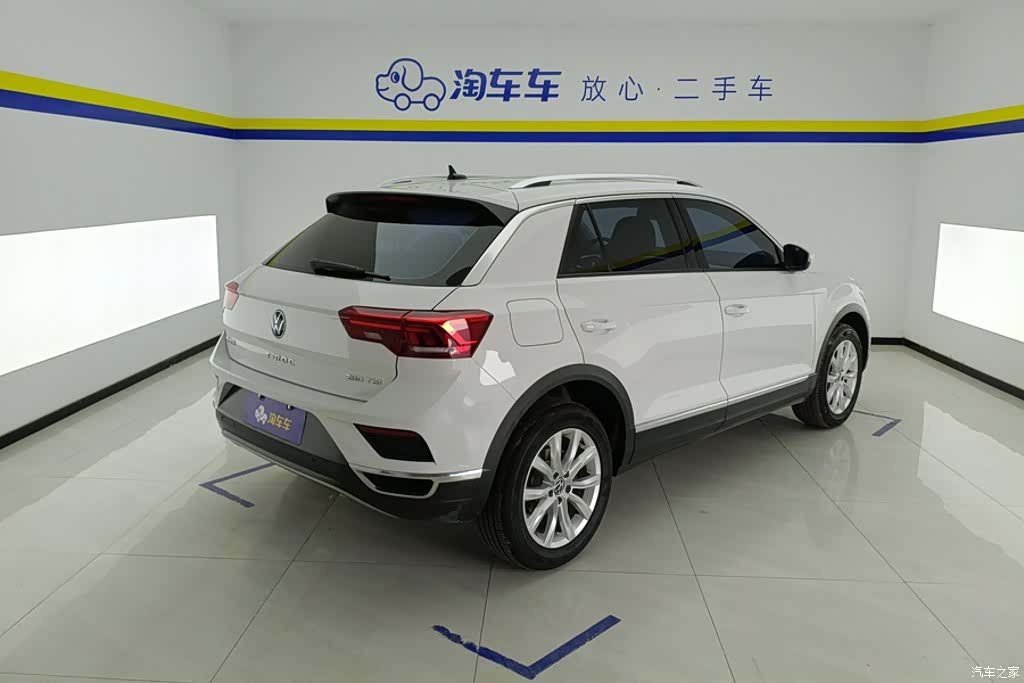 Volkswagen T-ROC, 2023 3