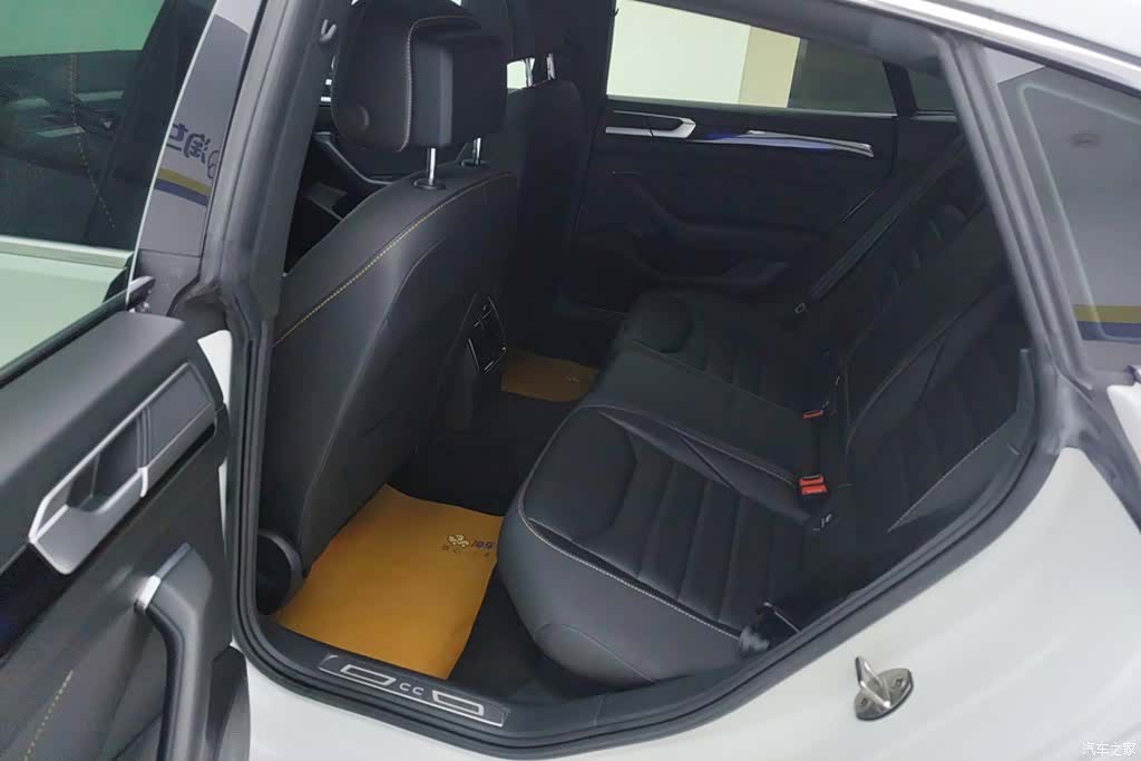 Volkswagen CC, 2023 11