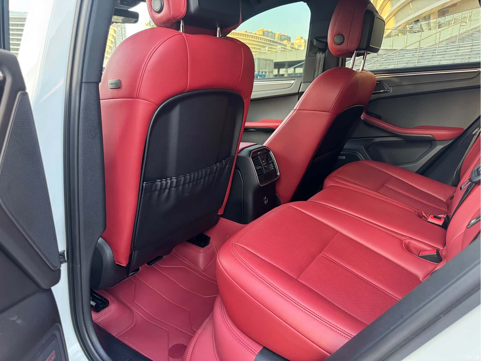 Porsche Macan, 2024 10