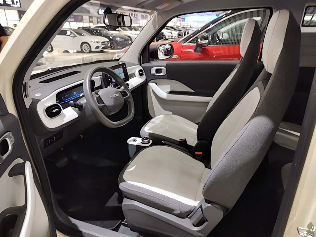 Geely Panda, 2025 15