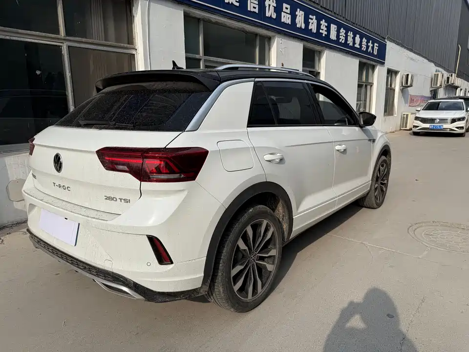 Volkswagen T-ROC exploring Songs