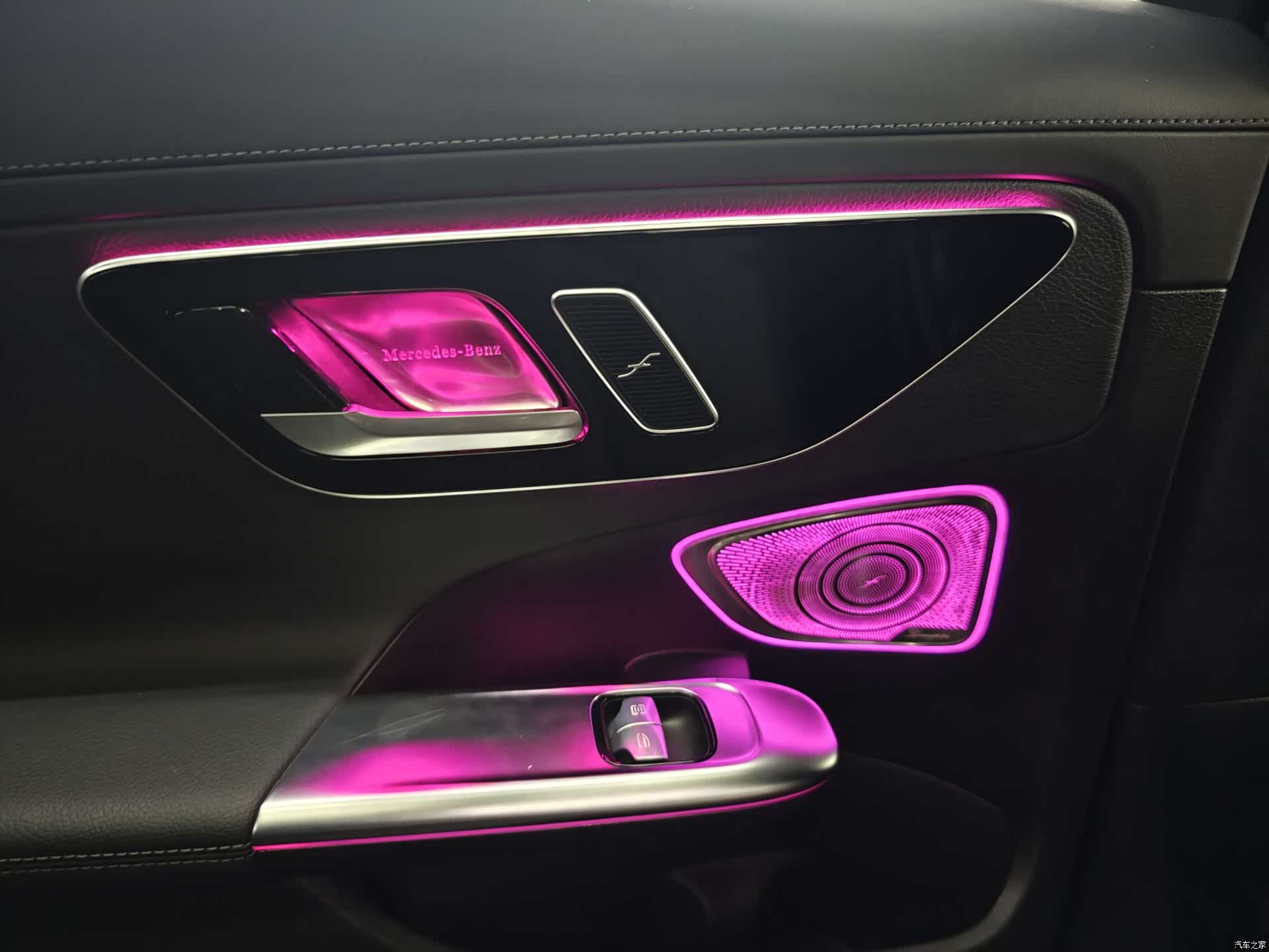 Mercedes-Benz C-Class, 2024 11