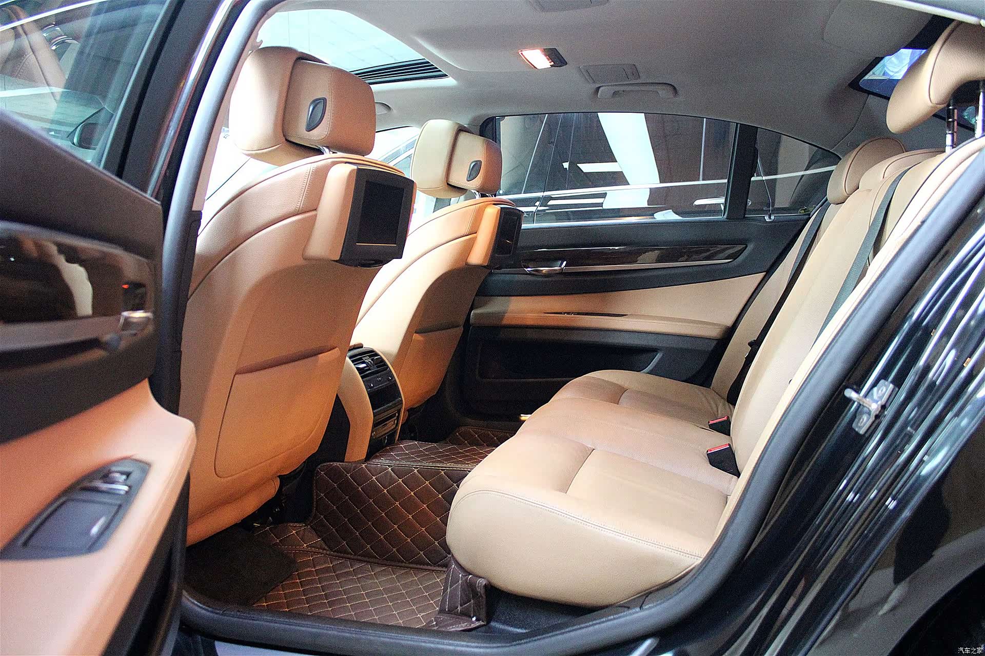 BMW 7 Series, 2011 7