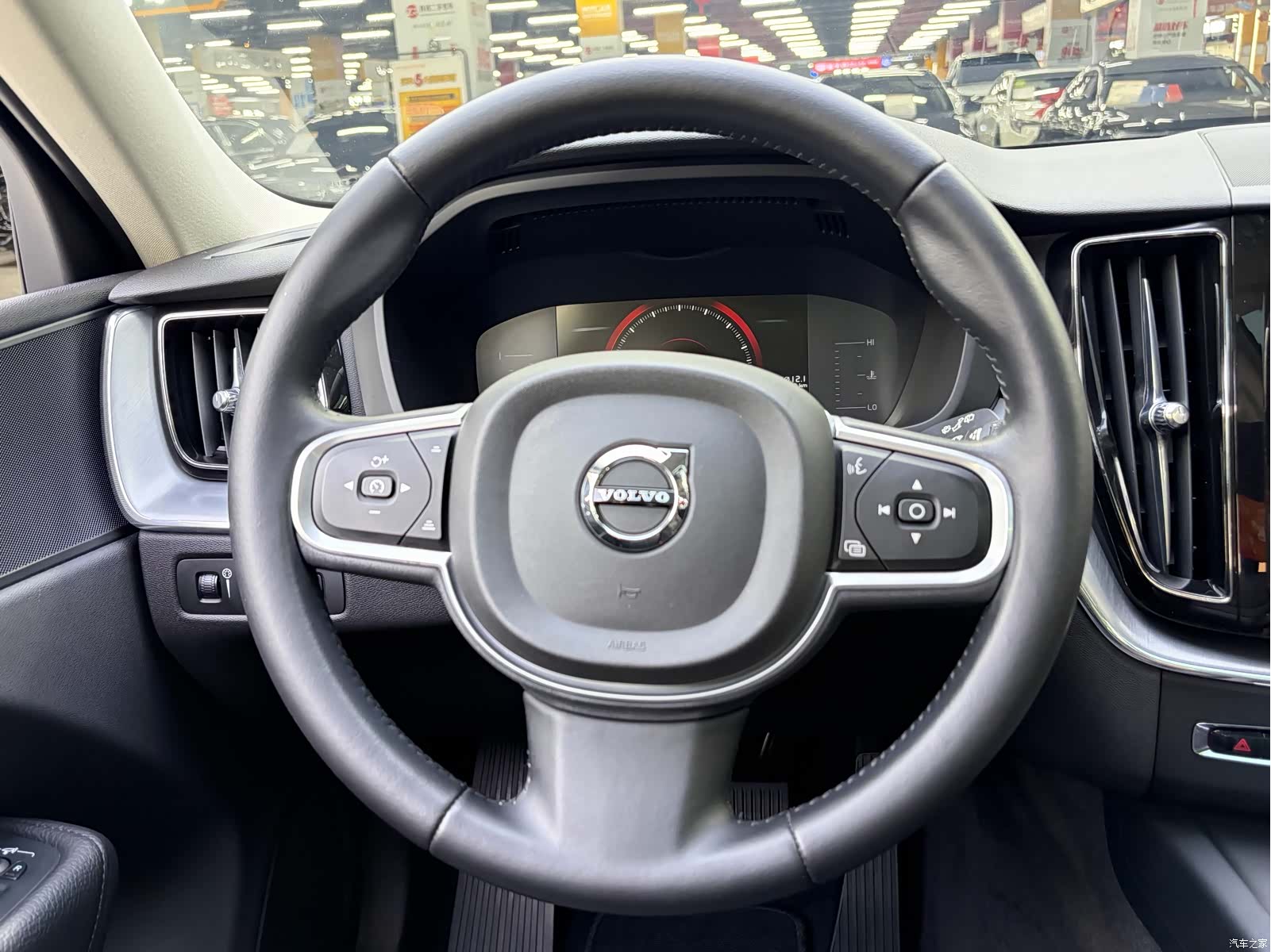 Volvo XC60, 2018 13