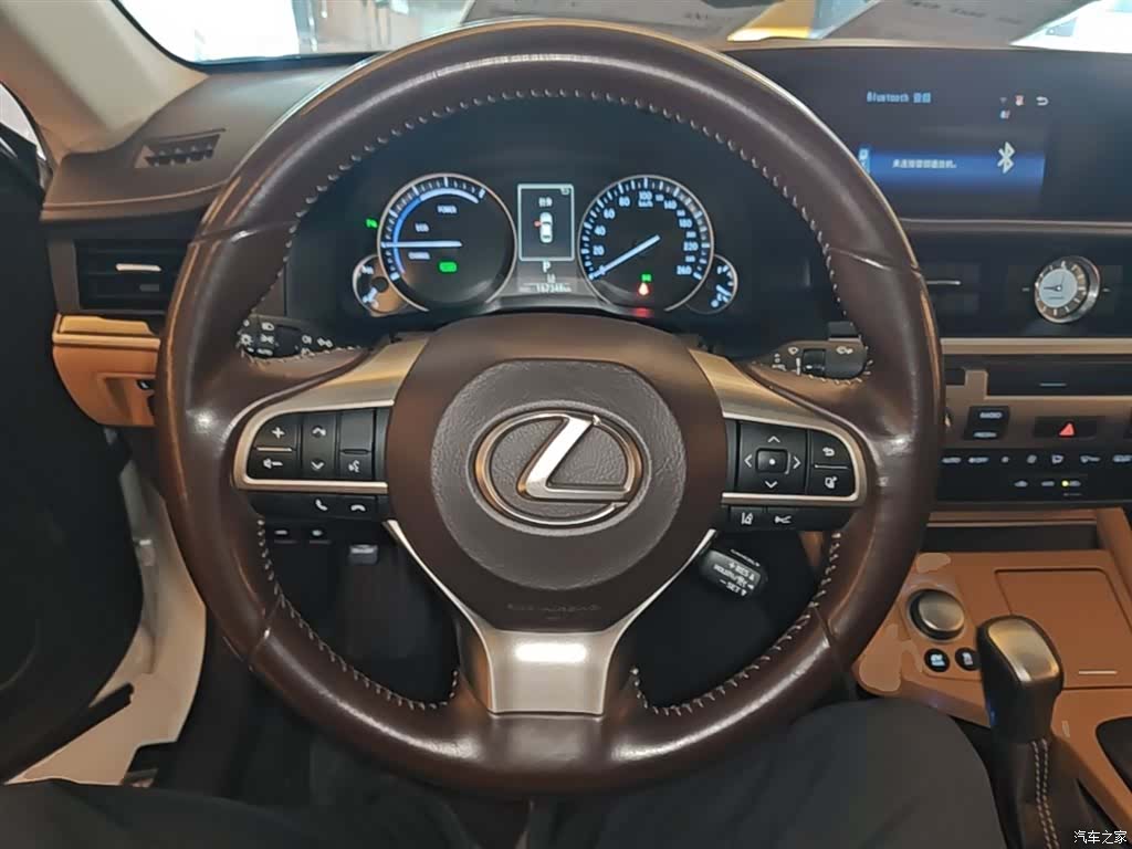 Lexus ES, 2016 11