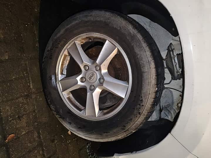 BYD S6 2014 1.5TI МКПП Премиум 7 seats