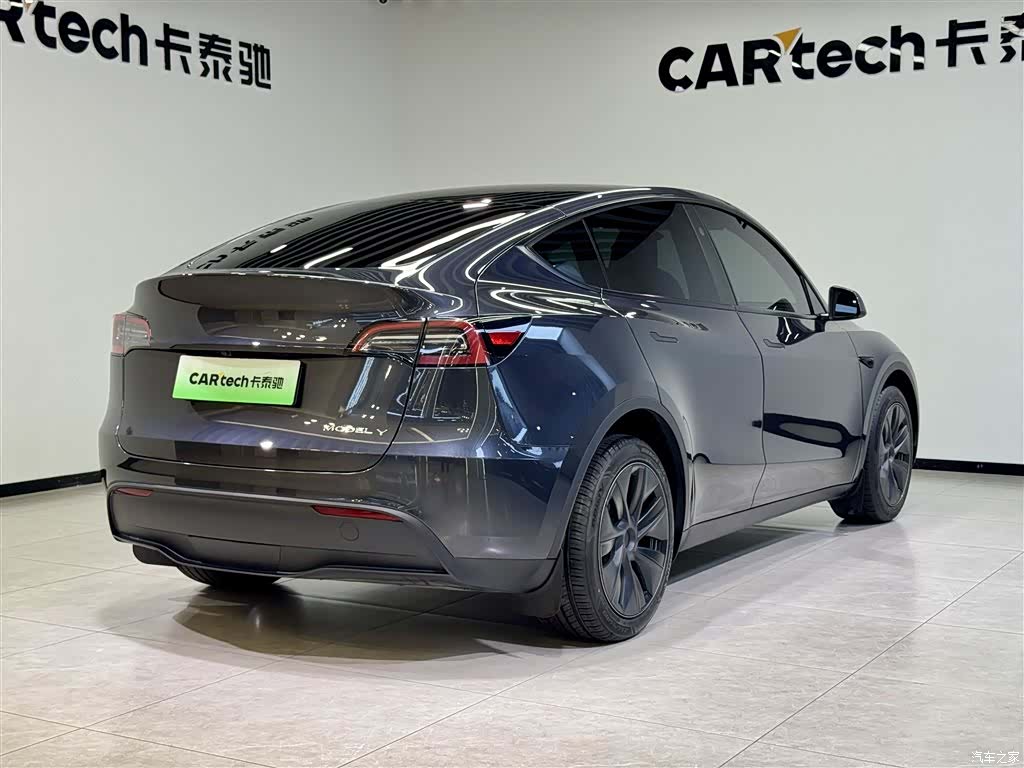 Tesla Model Y, 2024 4