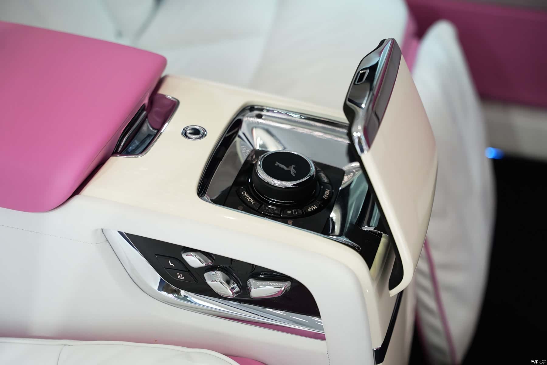 Rolls-Royce Phantom, 2021 13
