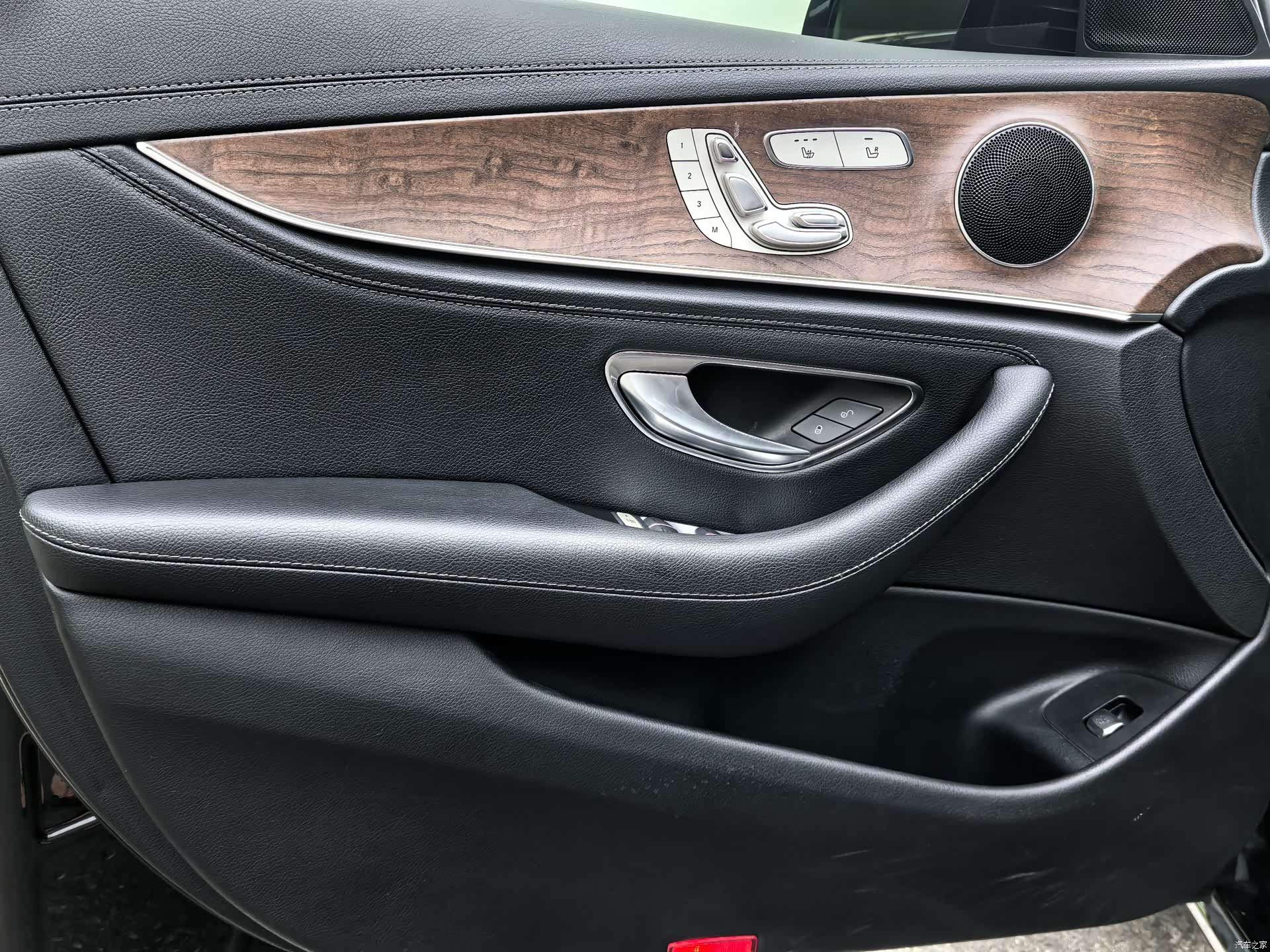 Mercedes-Benz E-Class, 2019 9