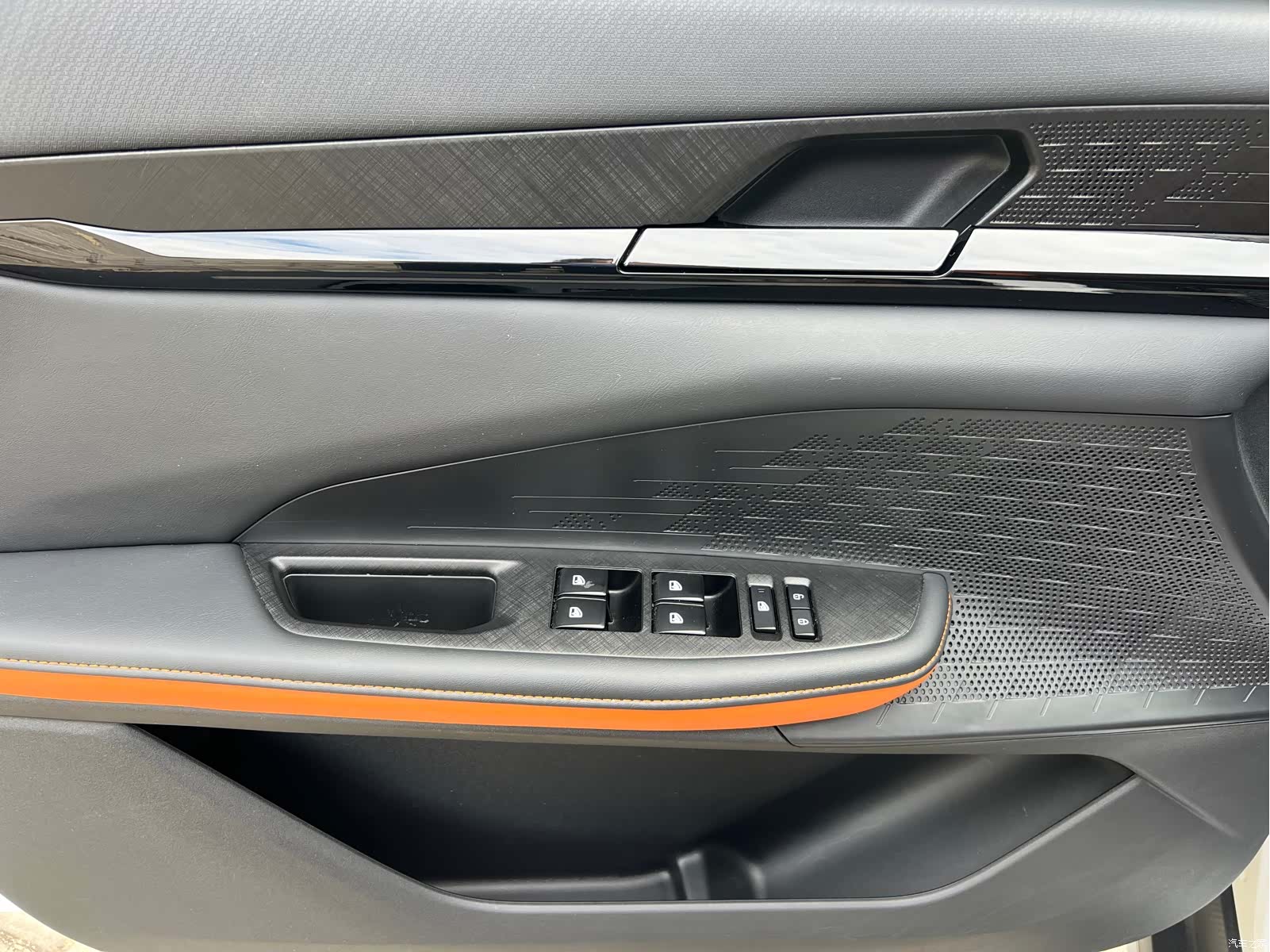 Changan UNI-V, 2025 15