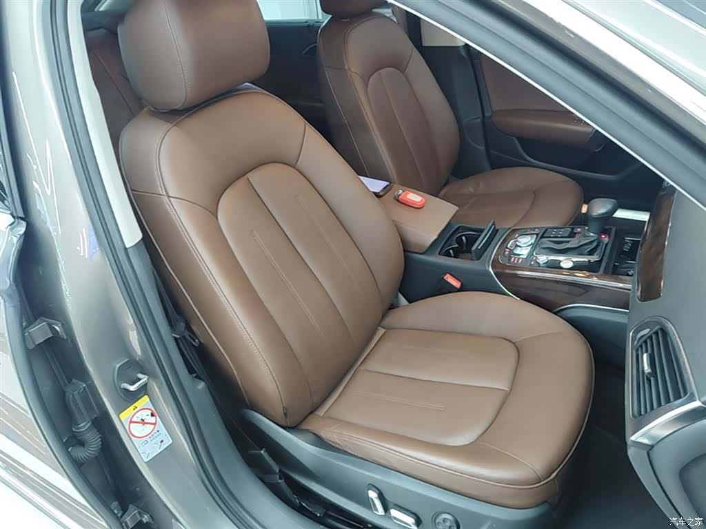 Audi A6L, 2014 25