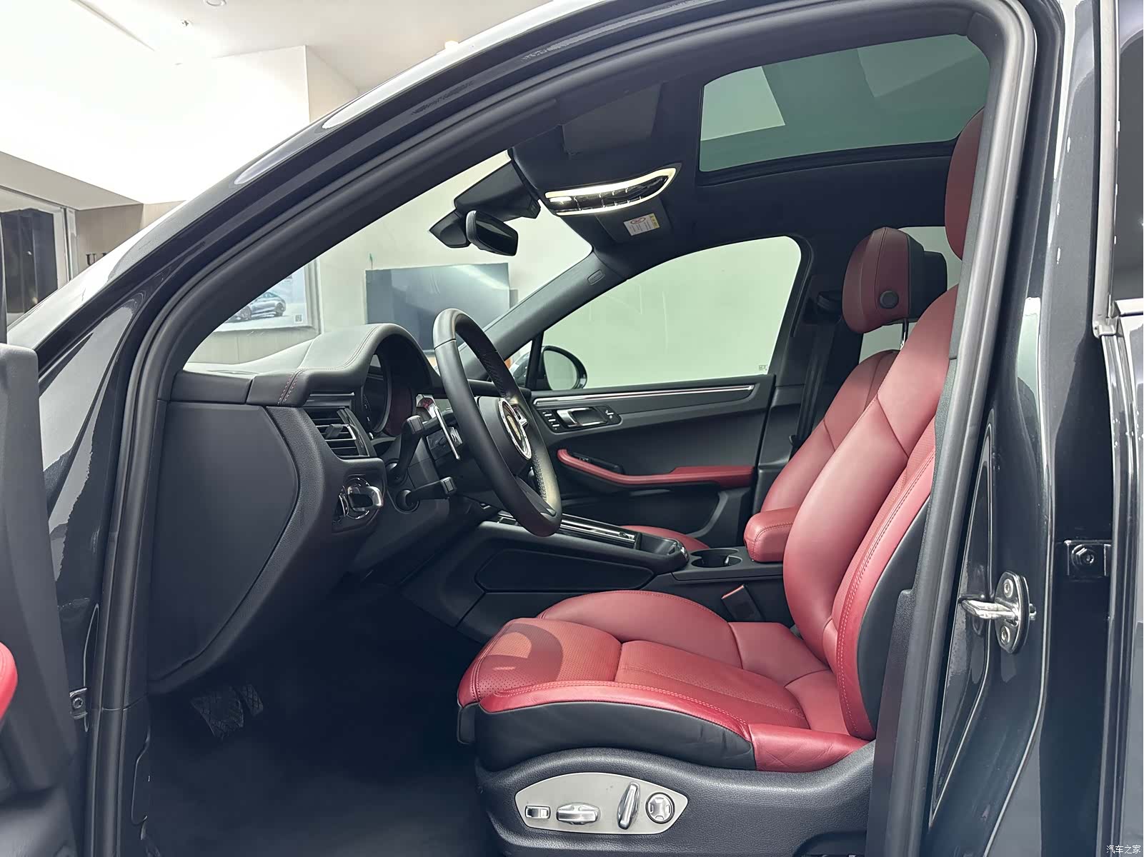 Porsche Macan, 2022 10