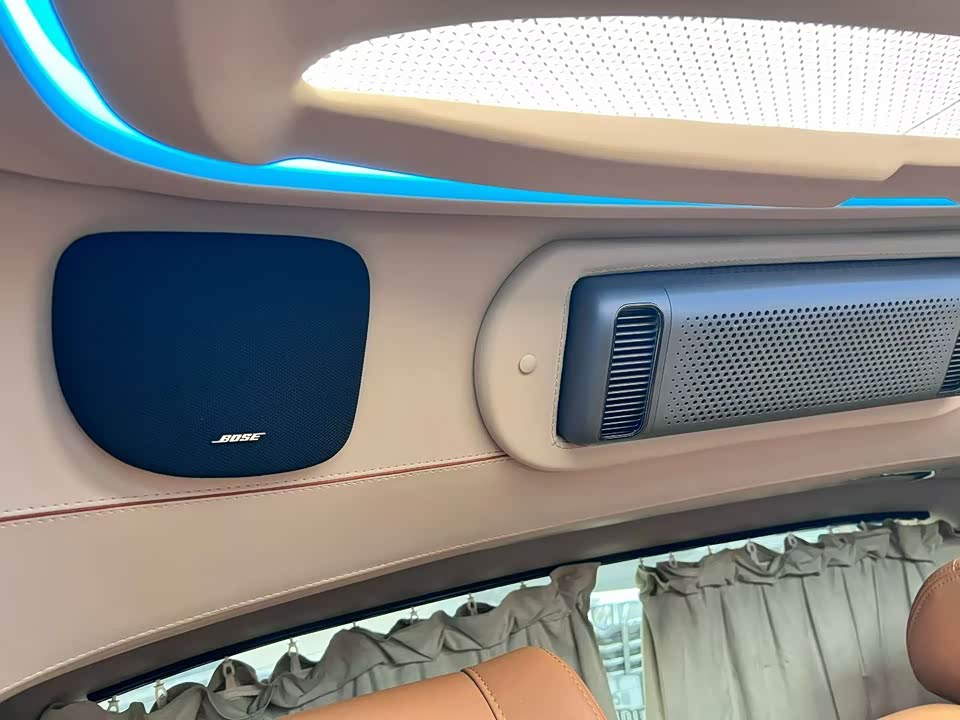 Mercedes-Benz V-class