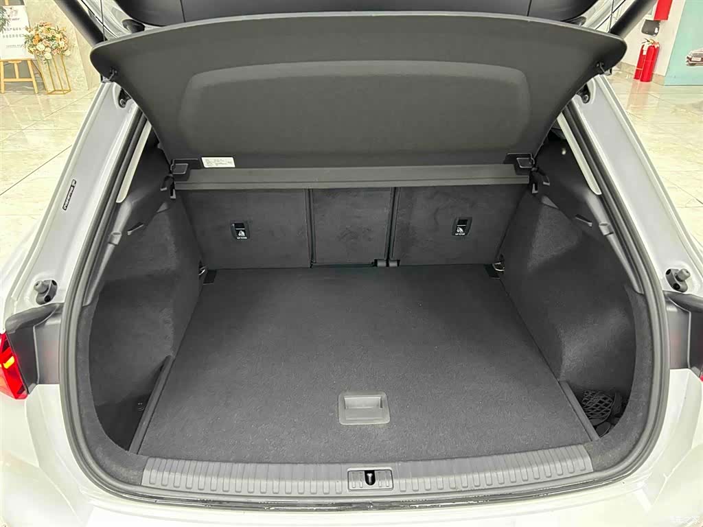Audi Q3, 2023 16