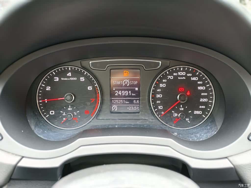 Audi Q3, 2016 12