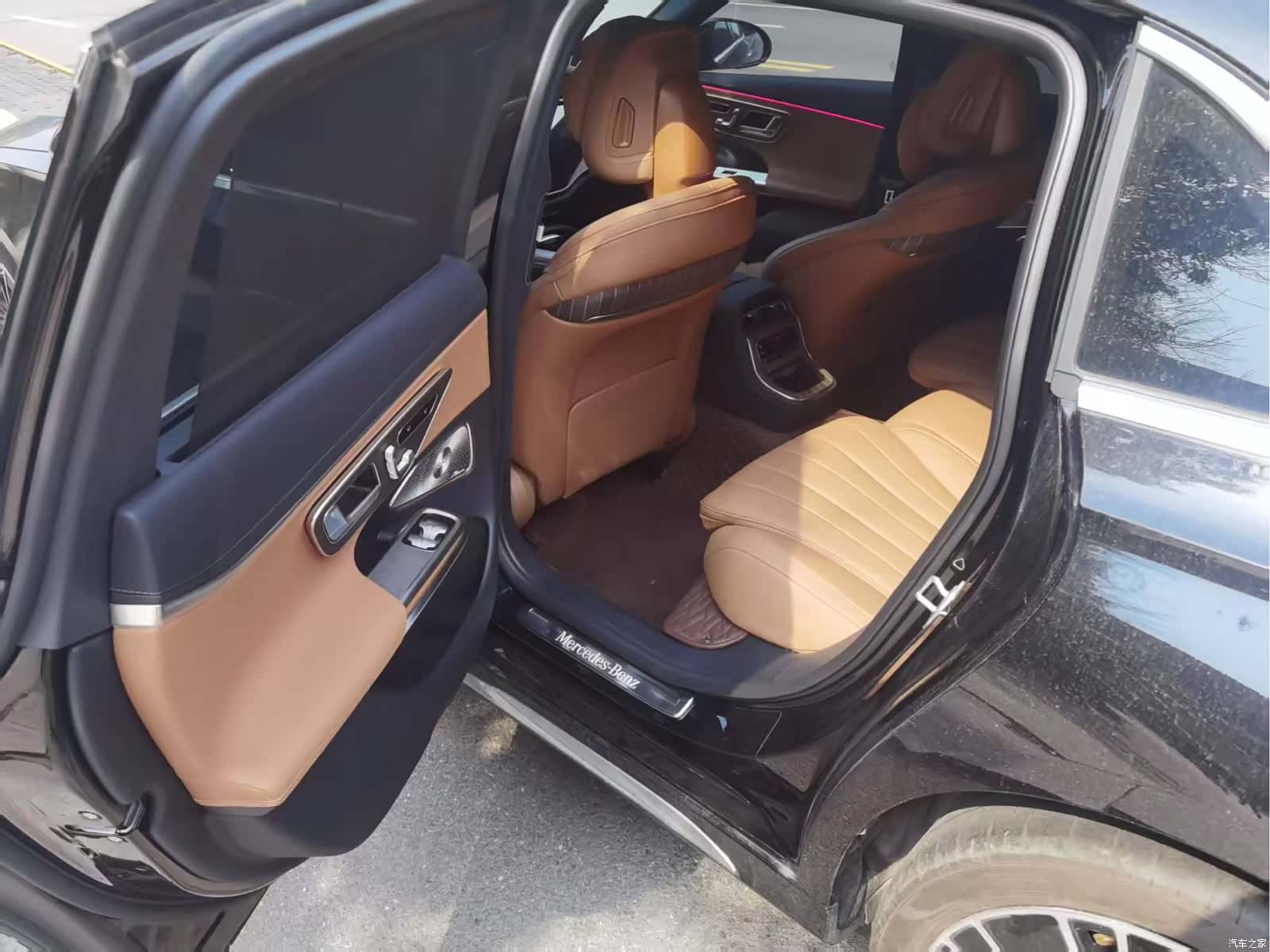 Mercedes-Benz E-Class, 2025 4