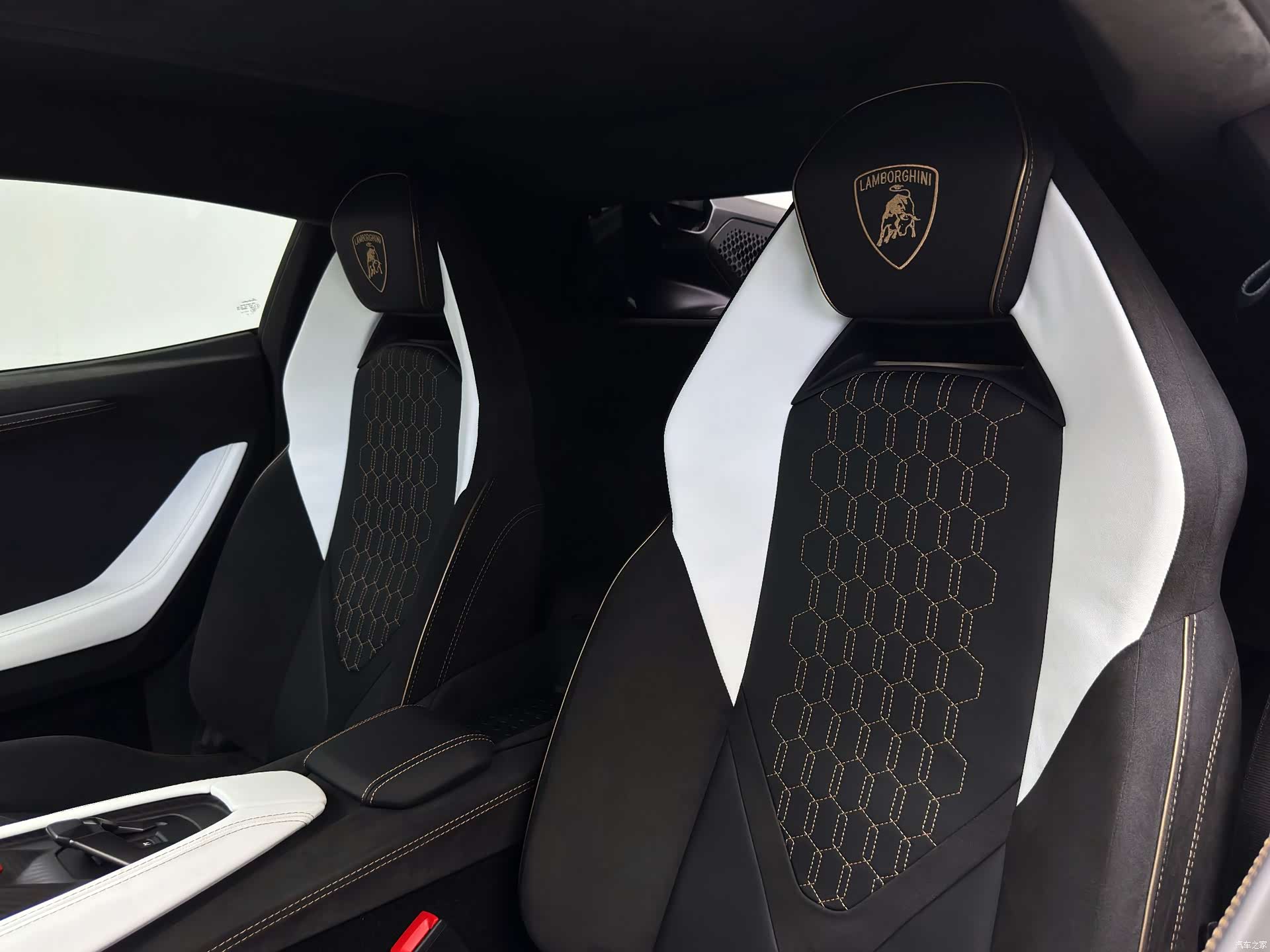 Lamborghini Revuelto, 2025 31