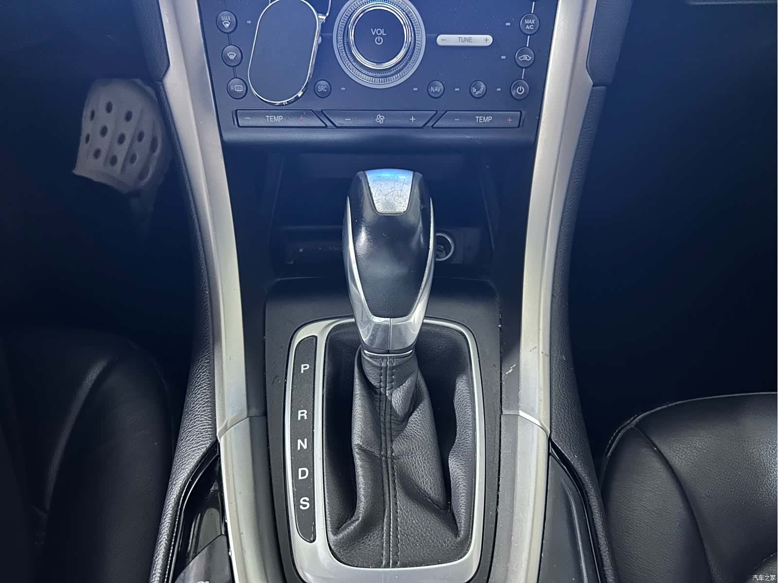 Ford Mondeo, 2015 11