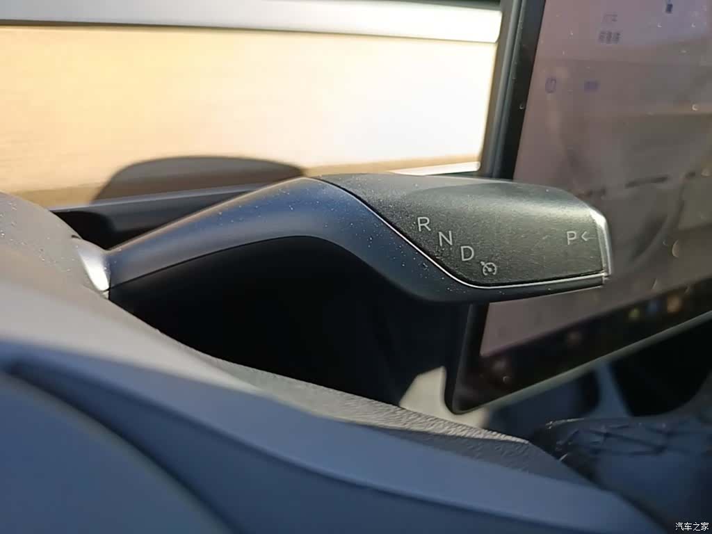 Tesla Model Y, 2022 14