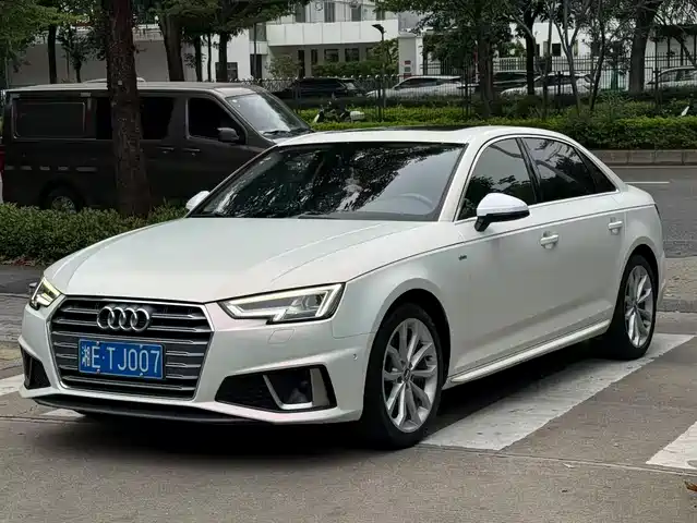 Audi A4L 2019 — купить из Китая под заказ