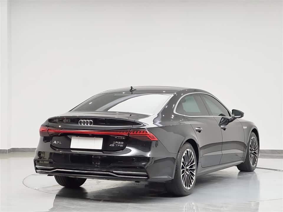 Audi A7L