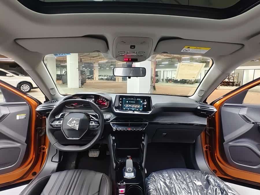 Peugeot 2008 2022, фото 18