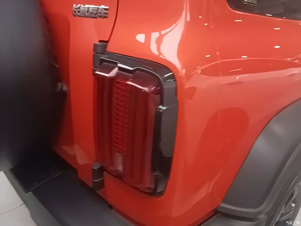 Tank 300, 2023 8